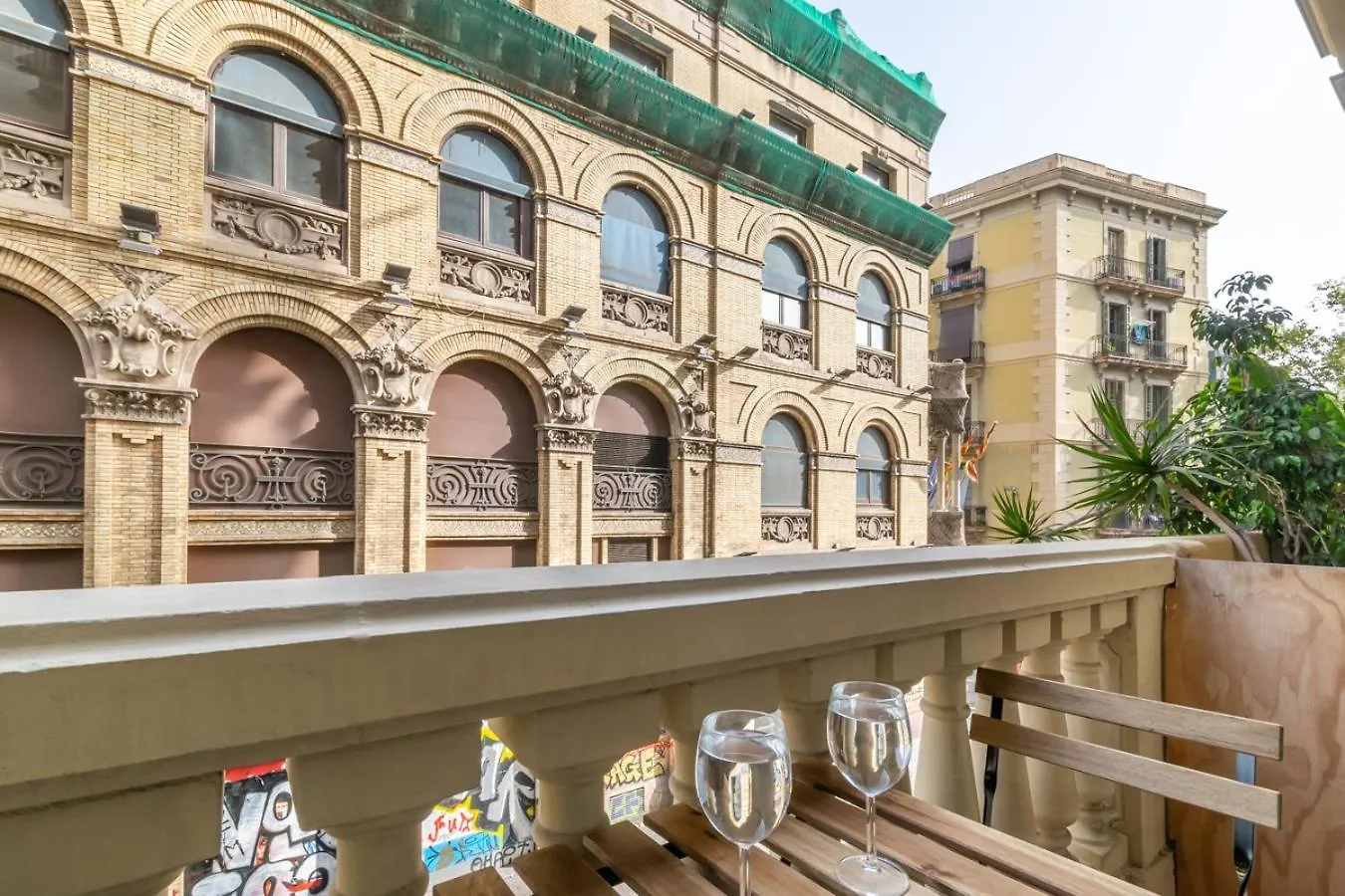Amat Private Rooms Near Plaza Universitat Barcelona Hostel
