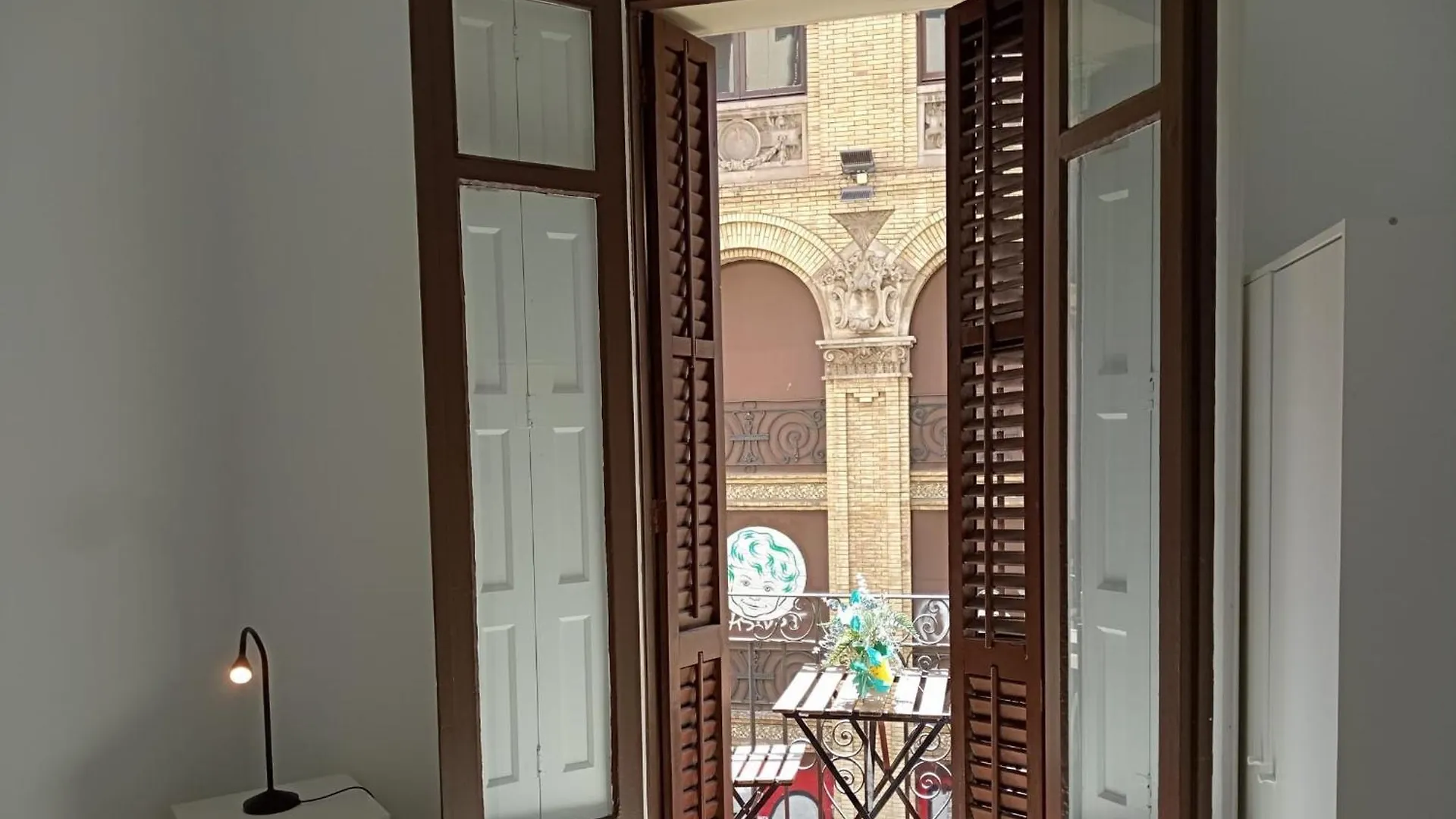 Amat Private Rooms Near Plaza Universitat Barcelona Spain